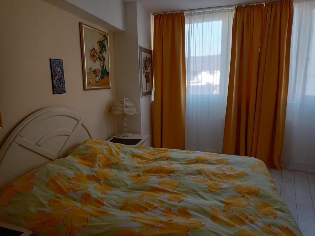 Two Bedroom Apartment Farmec Cluj-Napoca Luaran gambar